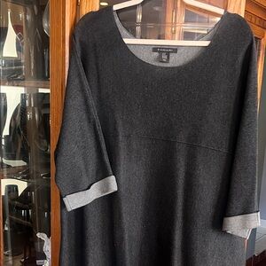 Tahari Gray Crew Neck Sweater